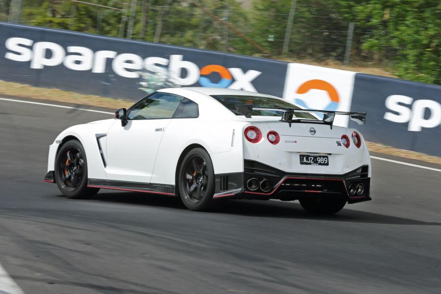  Nissan GT-R Nismo 2017 года  (AU) (фото 20 из 34)